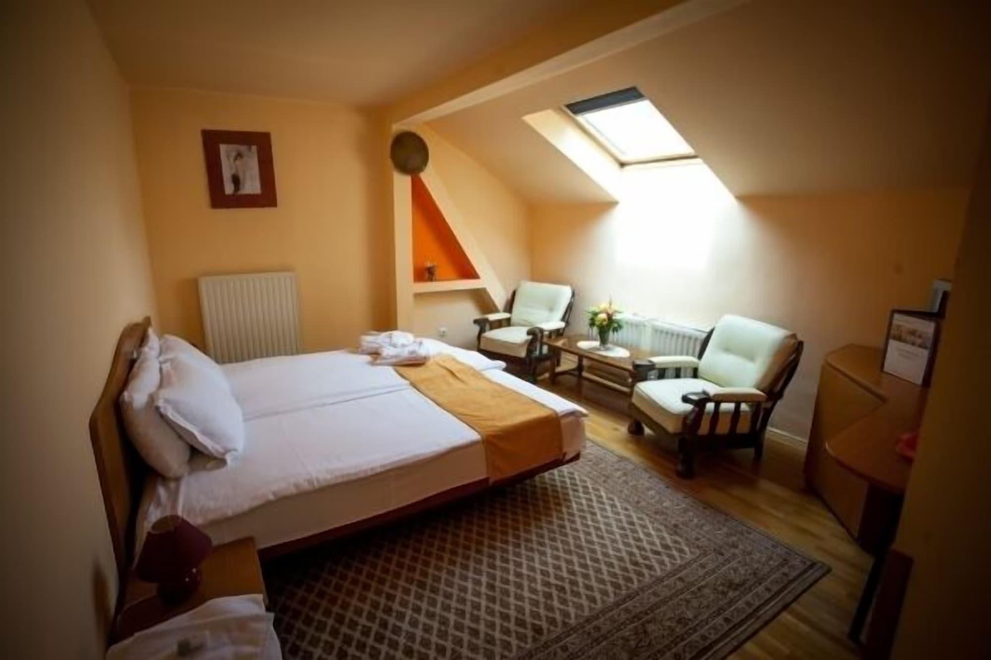 Deja Vu Guesthouse Клуж-Напока Екстер'єр фото