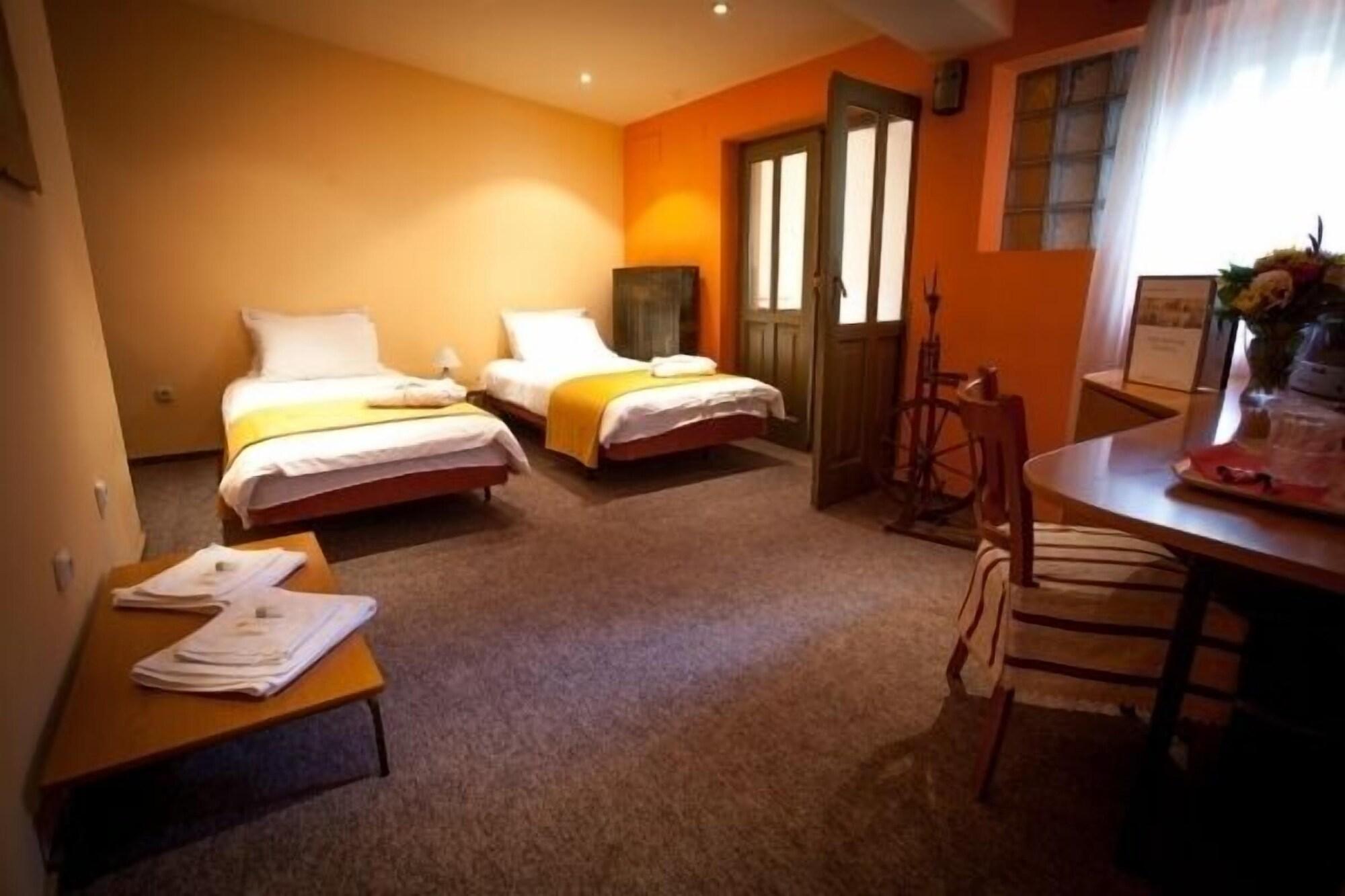 Deja Vu Guesthouse Клуж-Напока Екстер'єр фото