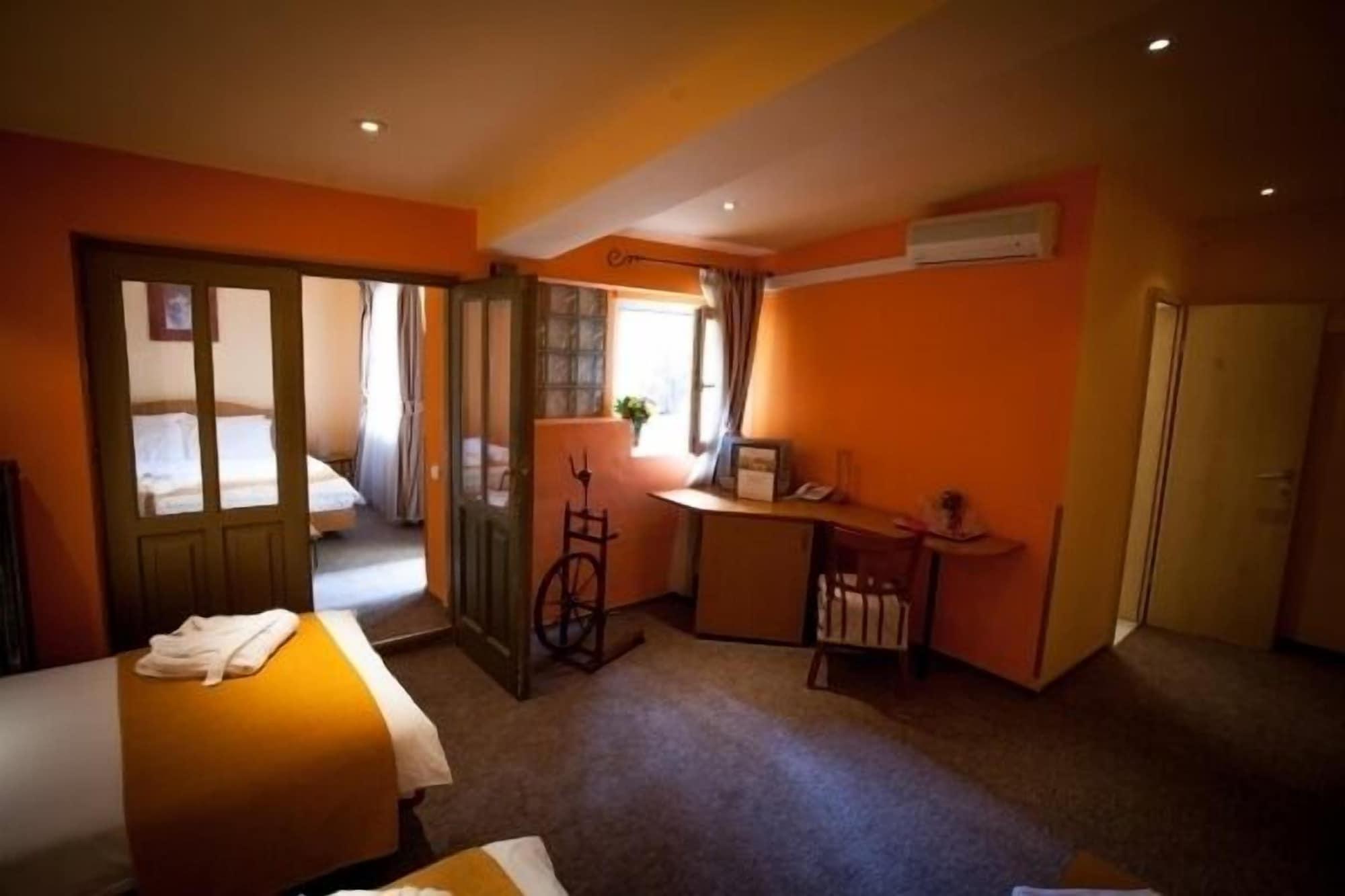 Deja Vu Guesthouse Клуж-Напока Екстер'єр фото