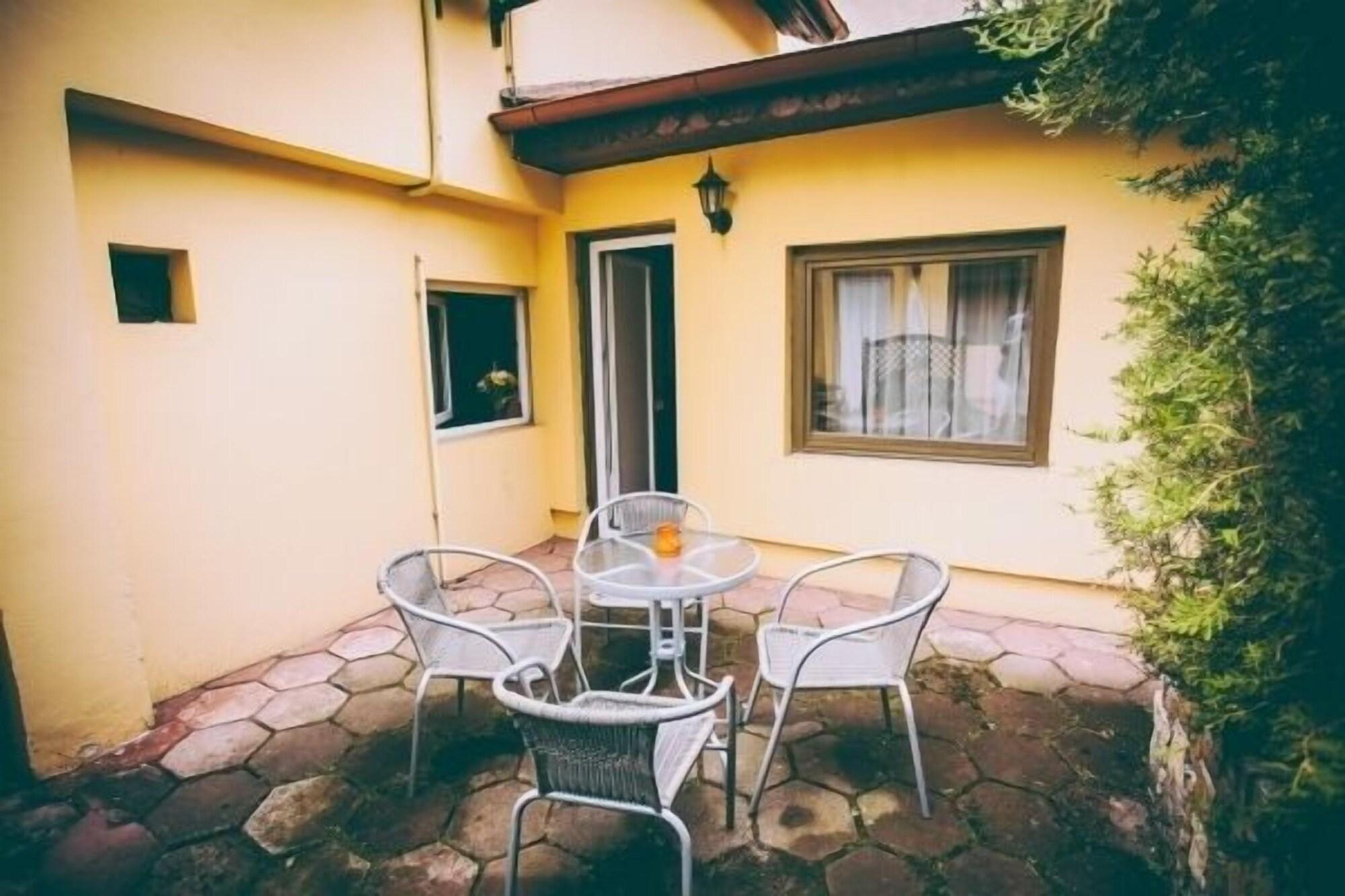 Deja Vu Guesthouse Клуж-Напока Екстер'єр фото