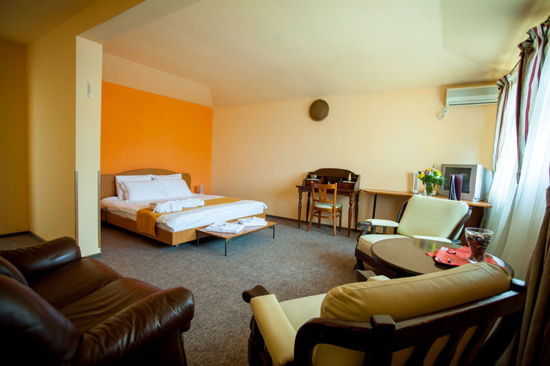 Deja Vu Guesthouse Клуж-Напока Екстер'єр фото